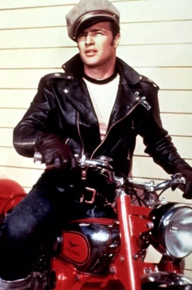 Marlon Brando, no filme O Selvagem, 1953