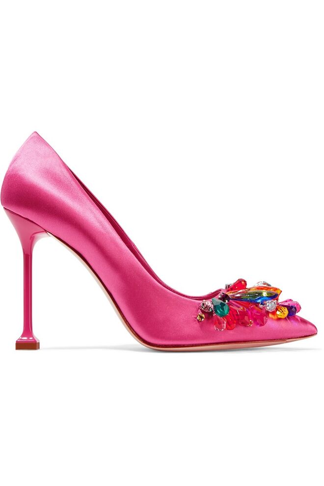 Sapatos em cetim com cristais, €790, Miu Miu