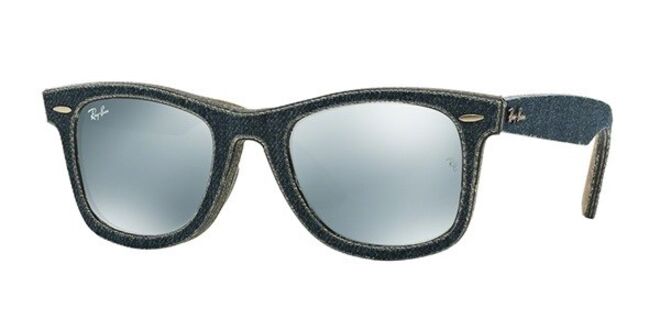 Óculos em acetato e ganga, €200, Ray-Ban