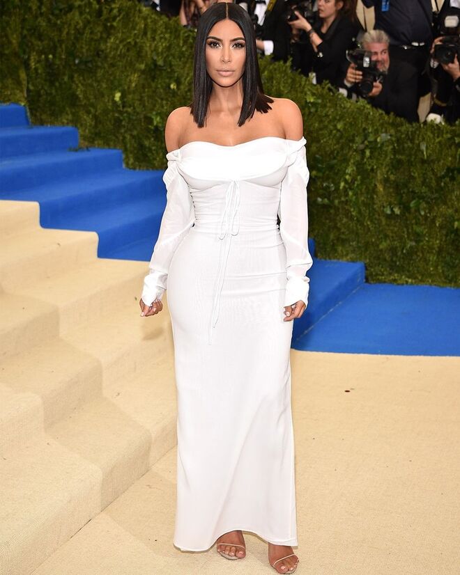 Kim Kardashian, em Vivienne Westwood, 2017: Rei Kawakubo/ Comme des Garçons: The Art of the In Between