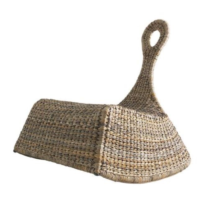 Cadeira de baloiço em fibra de bananeira, €59, Ikea 