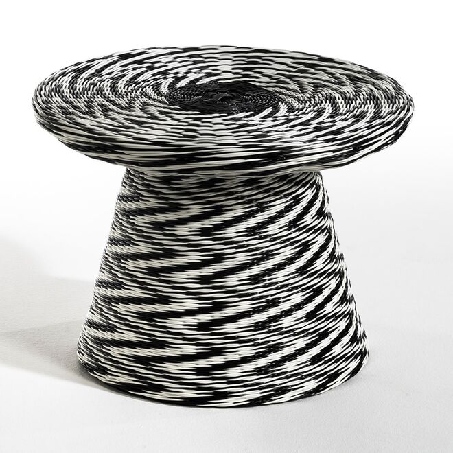 Mesa de apoio Matt, €179, AM.PM, em laredoute.pt 