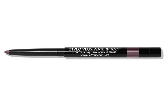 Stylo Yeux Waterproof no tom #887 Charme, €26, Chanel