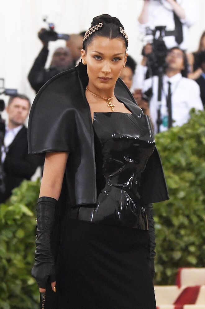 Bella Hadid em Chrome Hearts Official