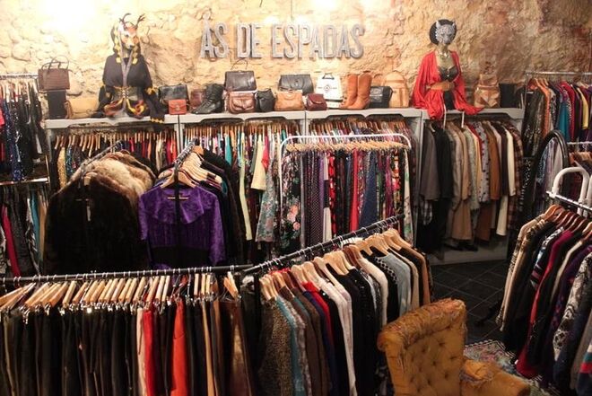 Ás de Espadas. Calçada do Carmo, 42 Lisboa