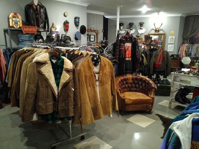 Joker Vintage Store. Calçada do Carmo, 59 Lisboa