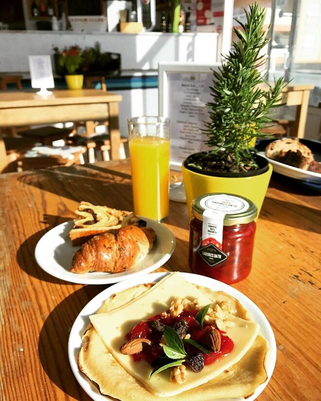 Casablanca Lounge Bar
Rua da Praia Nova S/N
3840-275 Gafanha Da Vagueira, Aveiro
@ casablancaloungebar
