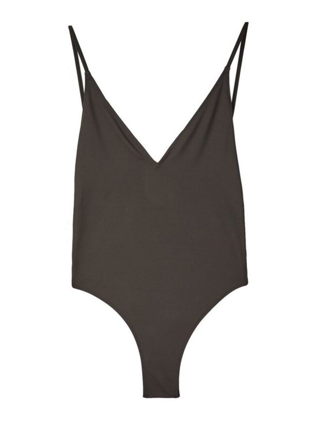 Fato de banho preto com decote em bico, €19,99, Stradivarius