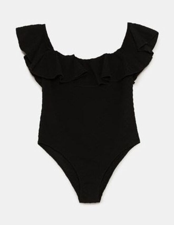 Fato de banho com folho, €29,95, Zara 