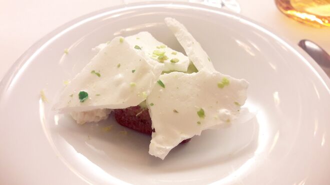 Sobremesa: Toucinho rançoso de bolota e torresmos, favas e atabefe aromatizado com limão e poejo