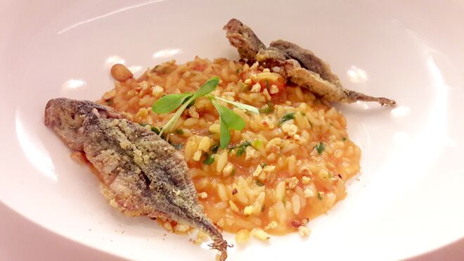 Peixe: Arroz de tomate de conserva da horta do Basilii (o ano passado, a horta do Torre de Palma deu muitos tomates, dos quais o chef fez conserva), jaquinzinhos (carapau na farofa de milho e alface do mar), milho e coentros