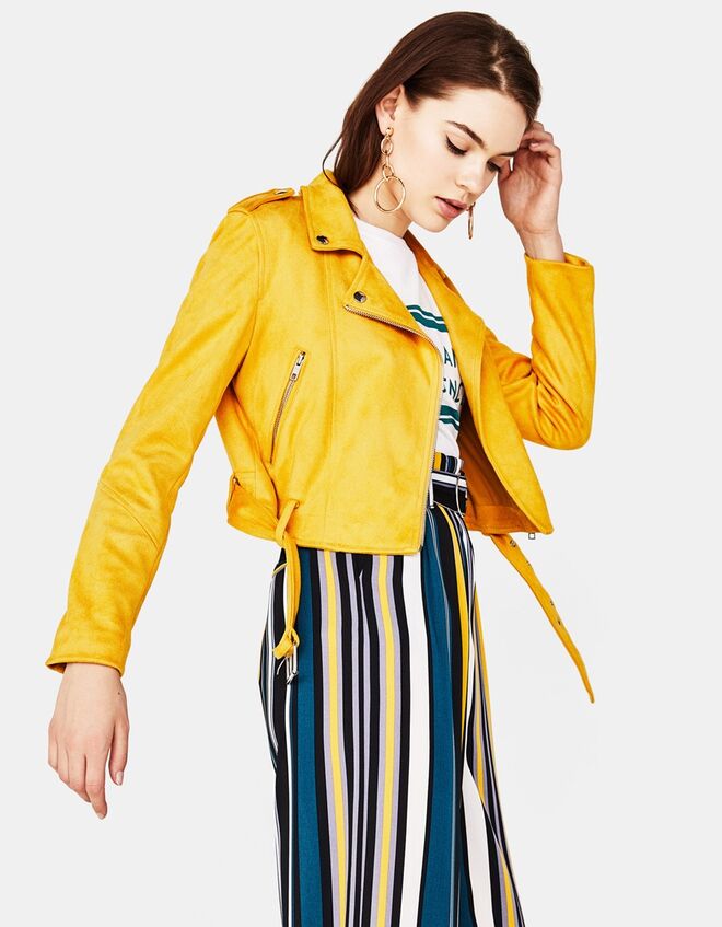 Perfecto, €29,99, Bershka