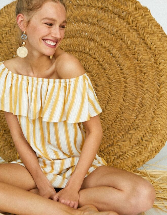 Vestido, €19,99, Stradivarius