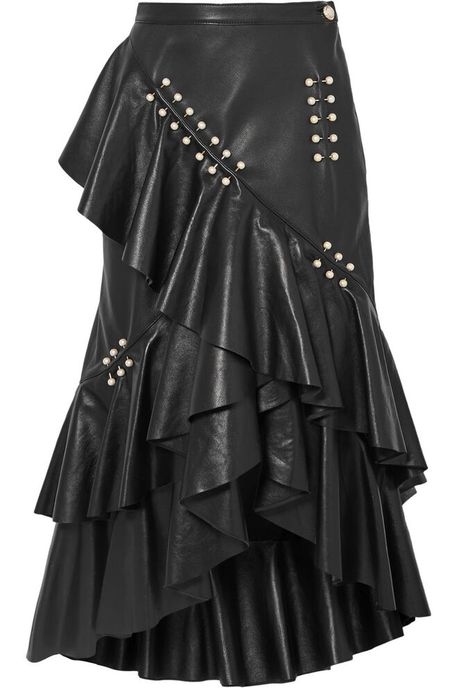 Saia em pele, €6410, Rodarte, em net-a-porter.com