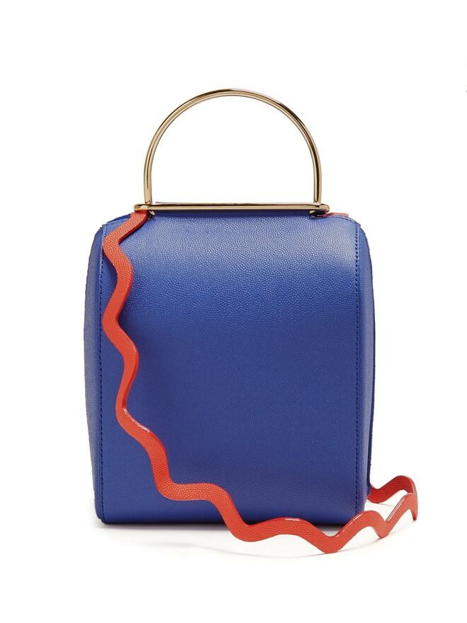 Carteira em pele, €1160, Roksanda