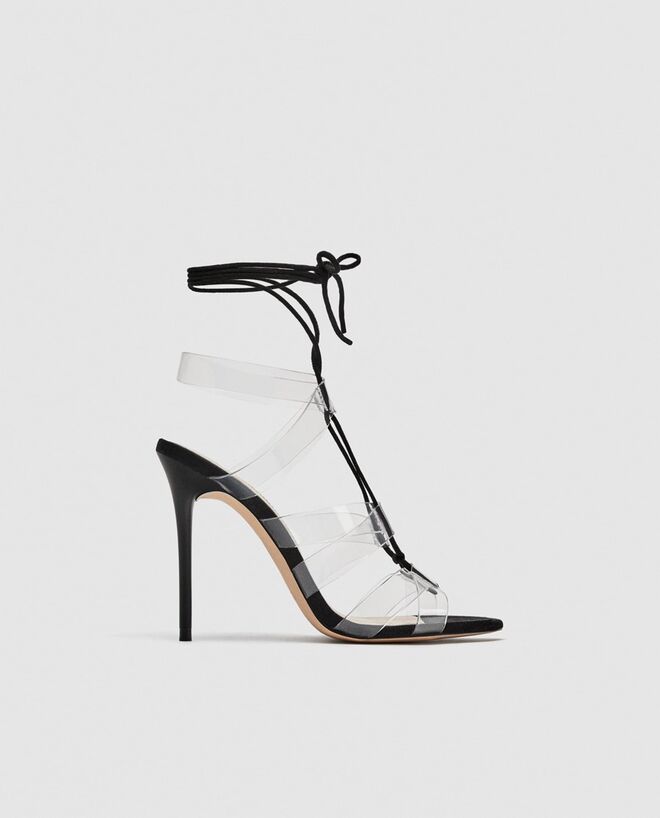 Sandálias em pvc, €39,95, Zara 