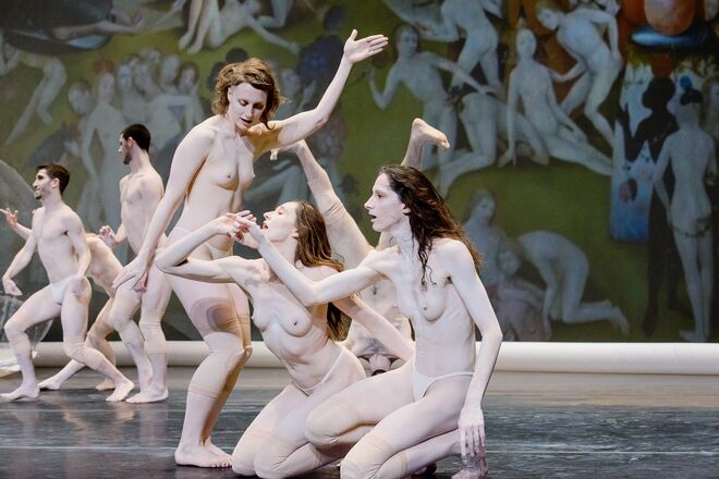 Dançarinos Leon Kupferschmid, Scott McCabe, Lucy M. May, Carol Prieur, Valeria Galluccio | Coreografia Marie Chouinard