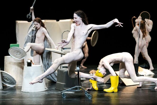 Dançarinos Paige Culley, Valeria Galluccio, Morgane Le Tiec, Megan Walbaum | Coreografia Marie Chouinard