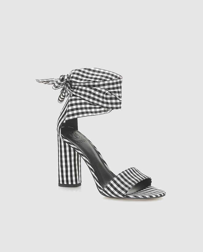 Sandálias de tacão, €125, Guess