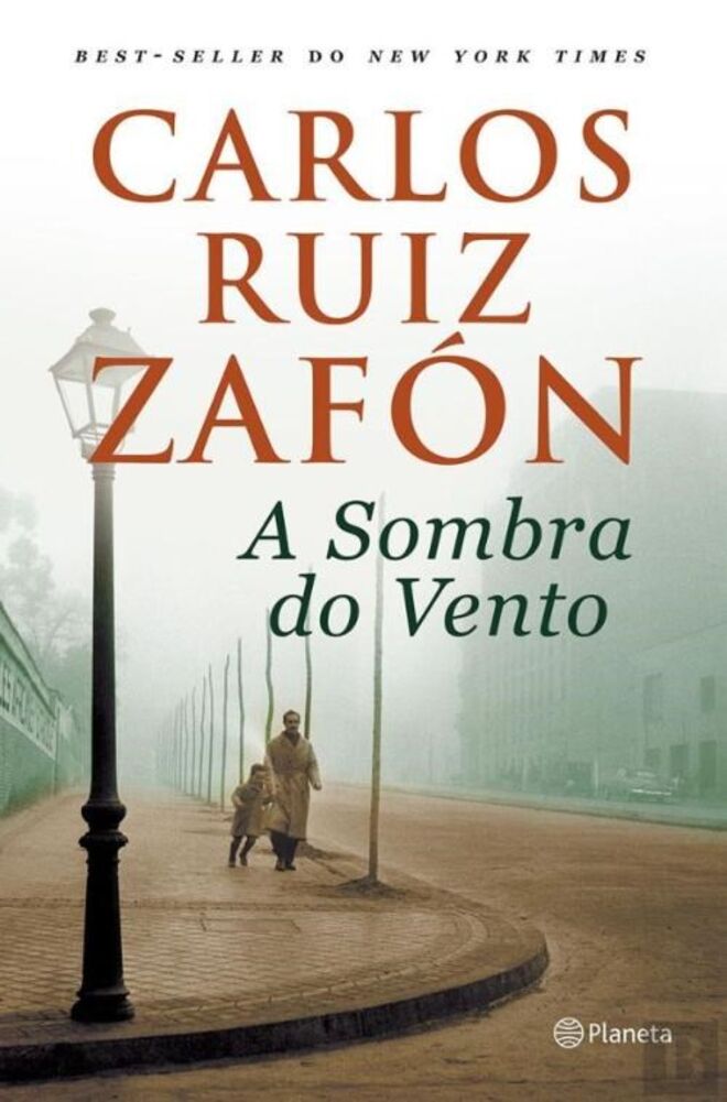Joana Maia Rodrigues | A Sombra do Vento, Carlos Ruiz Záfon | "Inserido numa saga, A Sombra do Vento é uma história incrível sobre Barcelona durante a Guerra Civil, o amor pelos livros e grandes amores. Tudo começa no Cemitério dos Livros Esquecidos, onde o jovem Daniel Sempere, se interessa por um autor e um livro de que ninguém tem memória. A partir daqui, a vida de Daniel nunca mais será a mesma. Aventura, mistério, romance, Záfon reuniu os ingredientes perfeitos, no que é - até agora - o livro da minha vida." 