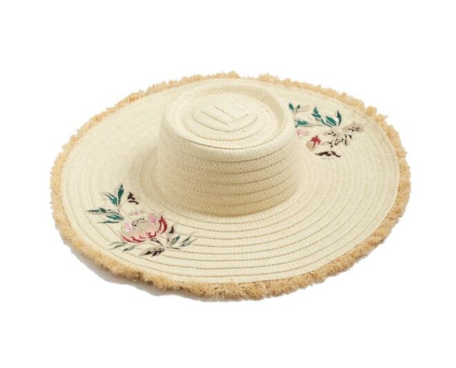 Chapéu de palha às flores, €25,99, Mango