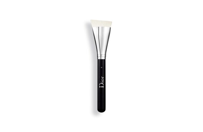 Dior Backstage Contour Brush N°15, €40, Dior