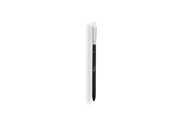 Dior Backstage Large Eyeshadow Blending Brush N°23, €30, Dior