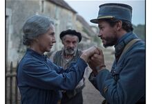 Em competição no Festival de Toronto, As Guardiãs, filme de Xavier Beauvois, conta a história de sobrevivência e coragem das mulheres (Nathalie Baye, Laura Smet e Iris Bry) que viram partir os seus homens rumo à I Guerra Mundial. 