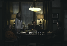Toni Collette é a matriarca de uma família que destapa o passado macabro dos seus ancestrais, no centro do atemorizante e misterioso drama Hereditário, assinado pelo jovem realizador Ari Aster (estreia a 7). 