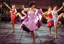 O Centro Cultural de Belém dedica uma exibição especial (cópia digital restaurada) ao emblemático musical da Broadway levado à cena em 1957, West Side Story – Amor Sem Barreiras. 