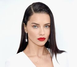 Parabéns Adriana Lima!