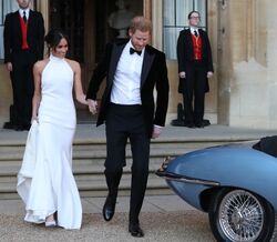 Stella McCartney lança coleção inspirada no vestido de Meghan Markle 