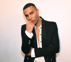 Trajeto de Olivier Rousteing em documentário