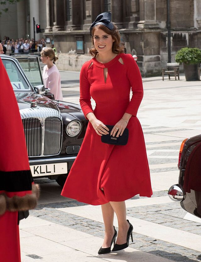 Princesa Eugenie | "Com o preto nunca me comprometo", costuma dizer-se, mas esta cor é de evitar em eventos oficiais.