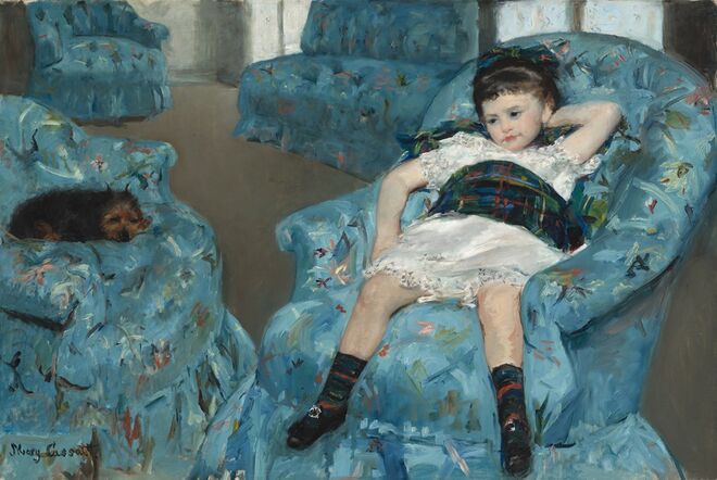 Petite fille dans un fauteuil bleu, de Mary Cassat, 1877-1878. Exposição Mary Cassat – Uma Impressionista Americana em Paris, no Museu Jacquemart- André, em Paris. 