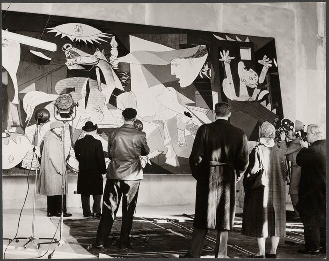  Kary H. Lasch, "Guernica" em óleo sobre tela na exposição "Guernica" no Museu Nacional em Estocolmo Stockholm, em outubro/dezembro de 1956. Exposição Guernica no Museu Picasso, em Paris. 