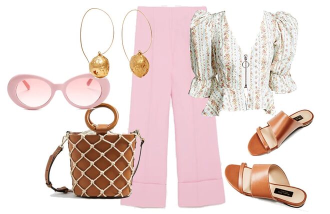 Blusa floral, €275, Petersyn, shopbop.com | Calças largas com dobra, €39,95, Zara | Carteira tote de rede, €39,95, Mango | Óculos cor-de-rosa, €7, Forever 21 | Brincos Starless Sky, €440, Alighieri, net-a-porter.com | Sandálias em pele, €89,95, Massimo Dutti