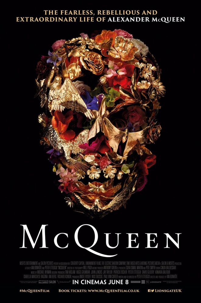 McQueen, o novo documentário que retrata a extraordinária vida de Alexander McQueen que, em 2010, tragicamente pôs fim à vida. 