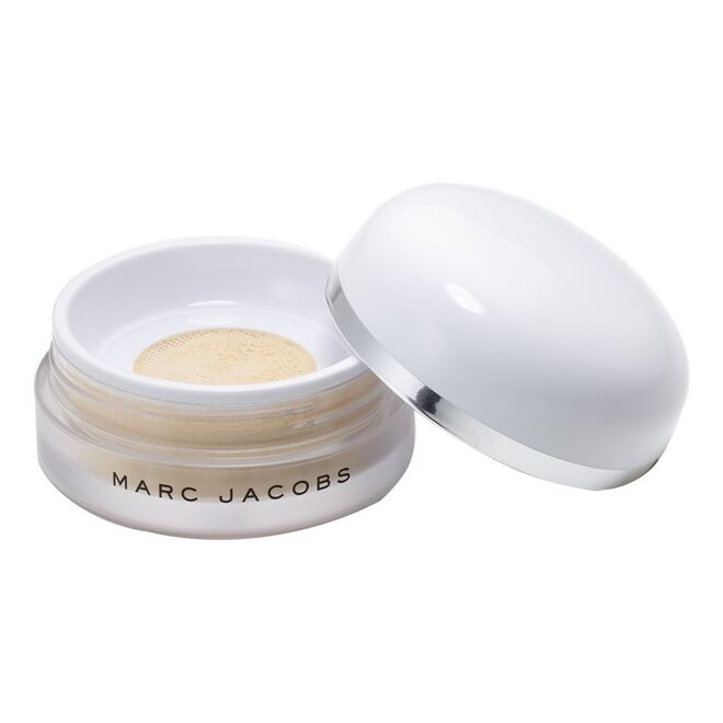Pó solto Finish Line Coconut, €39,95, Marc Jacobs Beauty