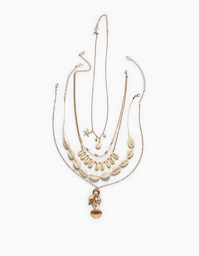 Pack de colares de conchas naturais, €9,99, Stradivarius