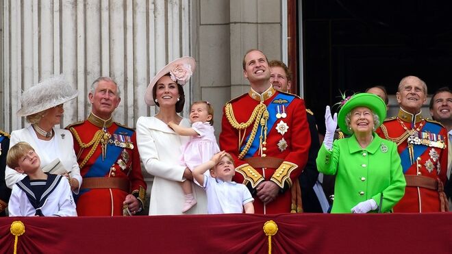 A família real na cerimónia Trooping the Colour, em 2016, um ano muito especial em que a rainha Isabel II celebrou os seus 90 anos.