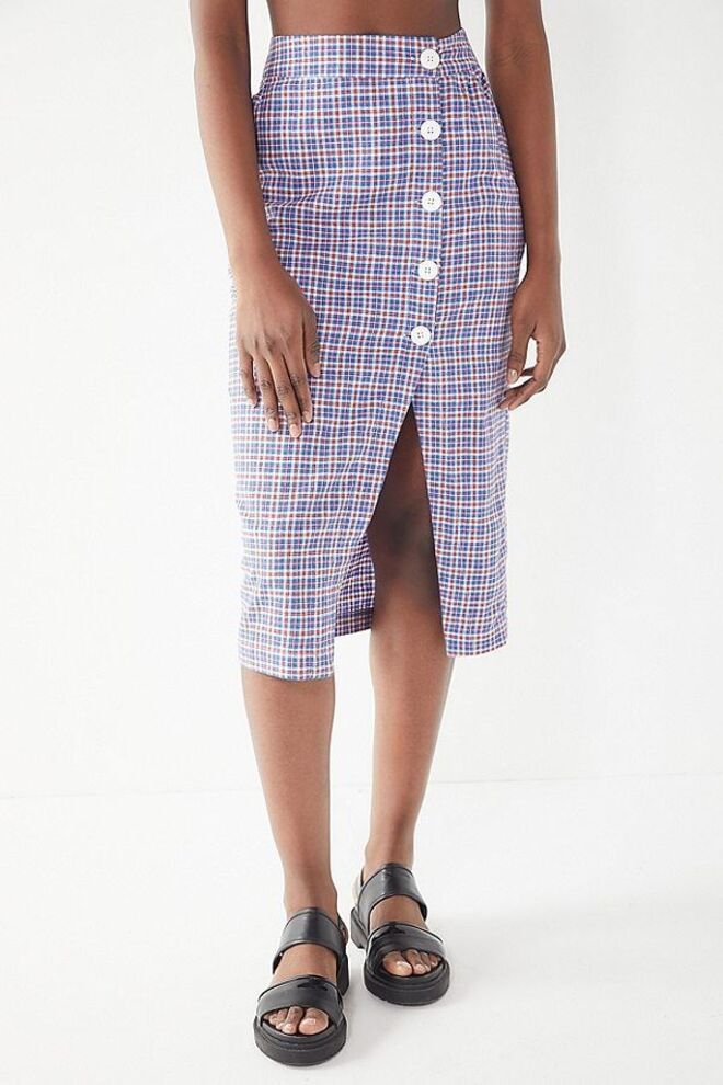 Saia em xadrez, $59 (preço aproximado €49,96), Urban Outfiters 