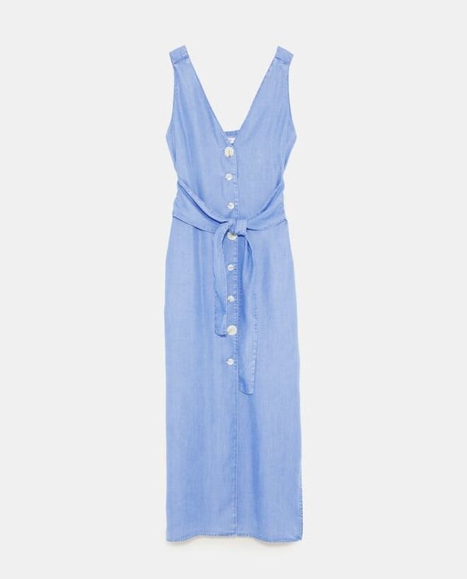 Vestido com botões e cinto, €29,95, Zara