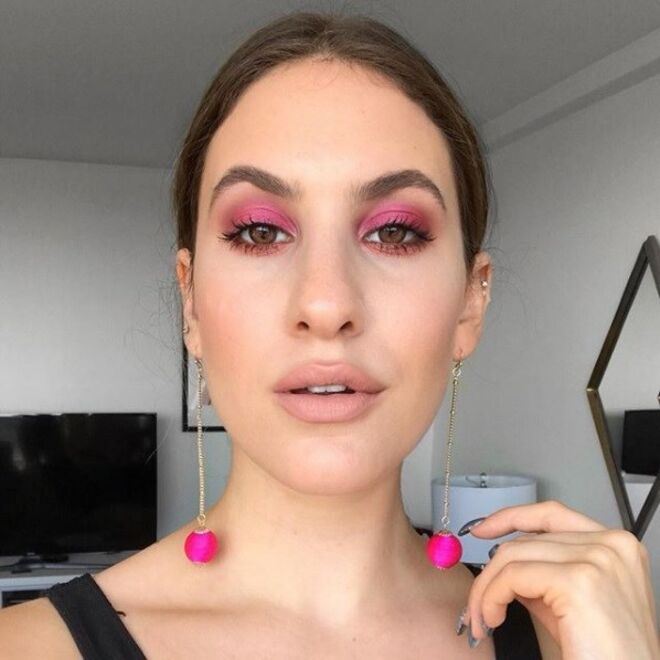 1. Sombra de cor forte