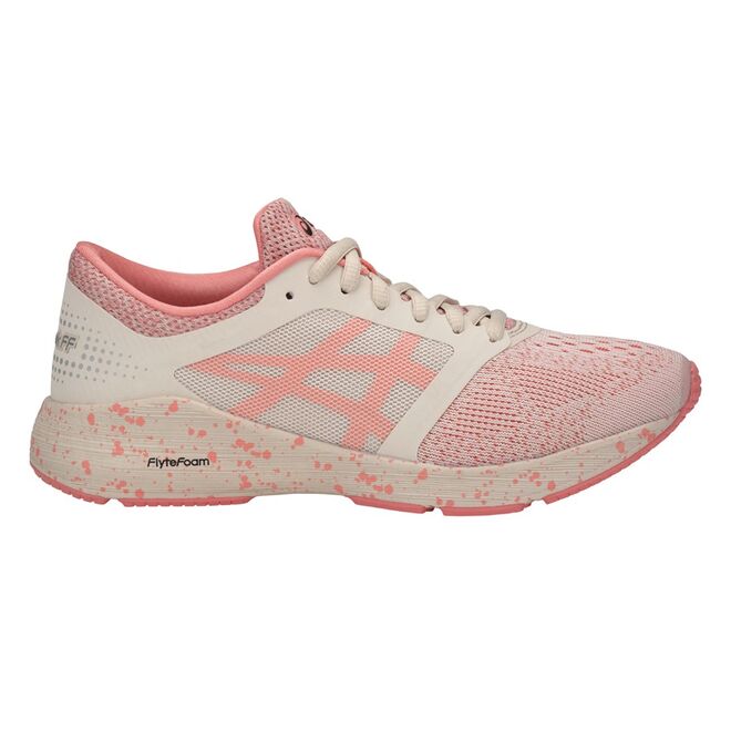 Asics Sakura, €120