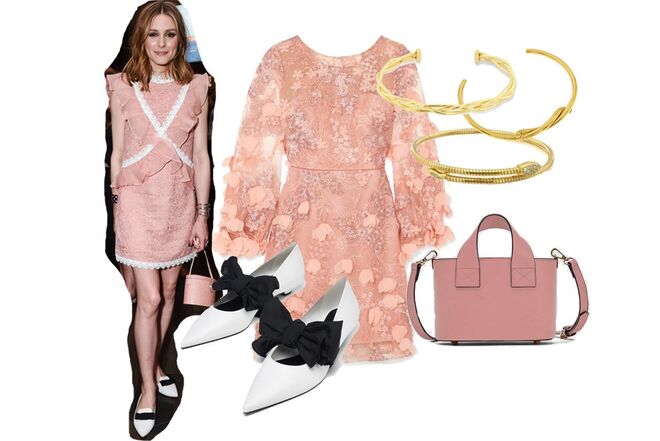 Vestido em renda com detalhes, €894, Marchesa Notte, net-a-porter.com | Mala rosa, €15,95, Zara | Sapatos brancos com pulseiras extraíveis, €89, Uterqüe | Pulseiras em prata com nó, €85, entrançada, €45 e cobra com zircónias, €80, HLC Jewellry 