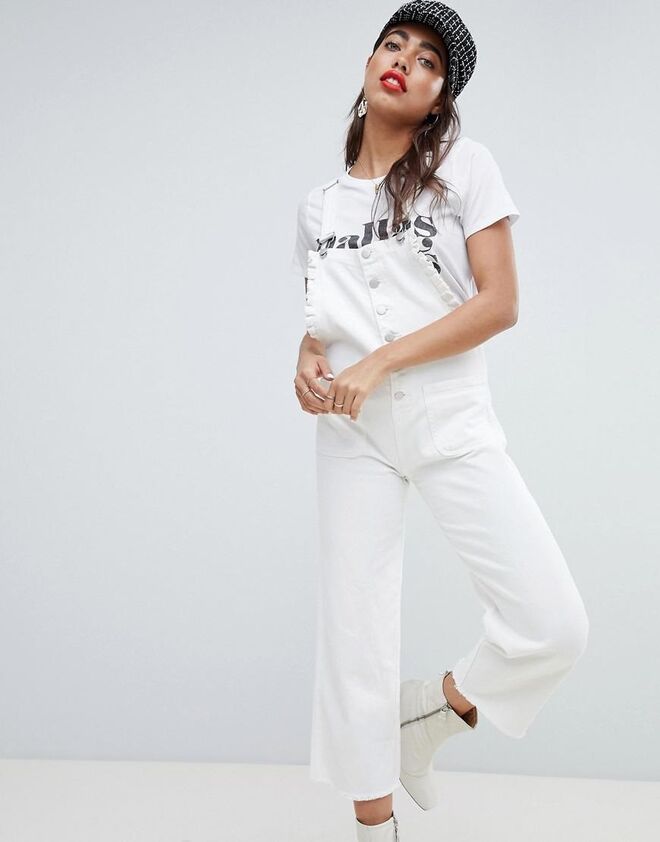 Jardineiras de ganga branca, €60,99, Lost Ink, asos.com 