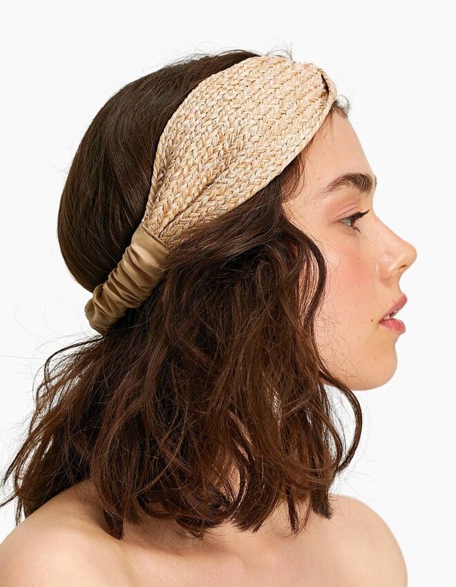 Stradivarius, €5,99 