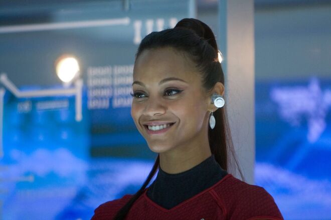 Zoë Saldaña em Star Trek (2009)