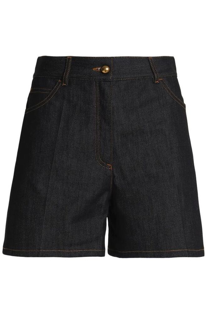 Calções de ganga, €334, Valentino, theoutnet.com